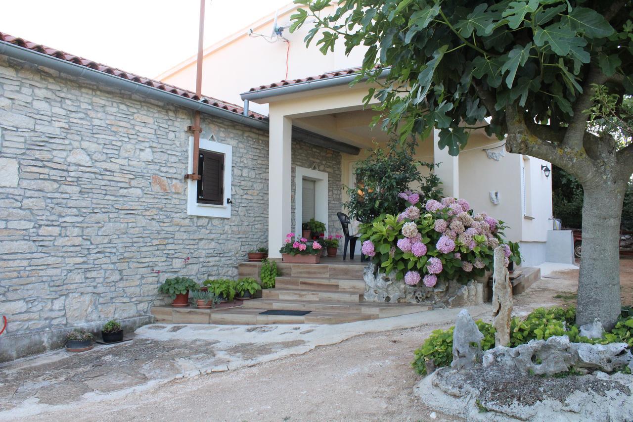 Haus Glavani Barban ภายนอก รูปภาพ