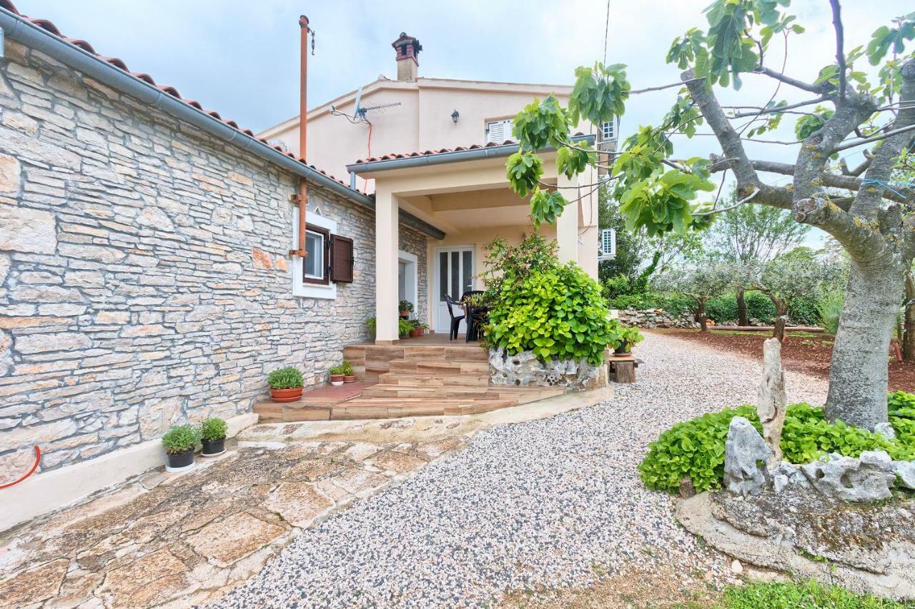 Haus Glavani Barban ภายนอก รูปภาพ